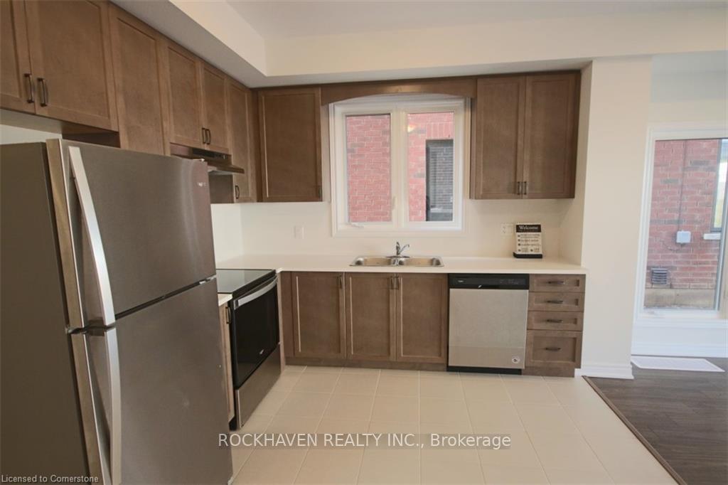 Photo 4 of 51 Gibson Avenue, Hamilton, Gibson — HOMEH