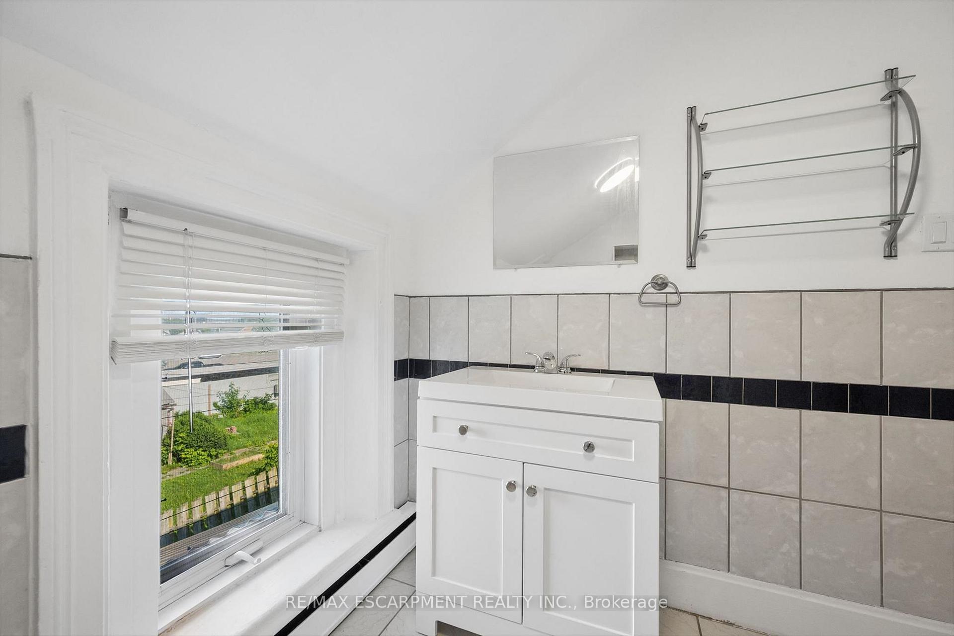 Photo 18 of 38B Concession Street, Cambridge, East Galt — HOMEH