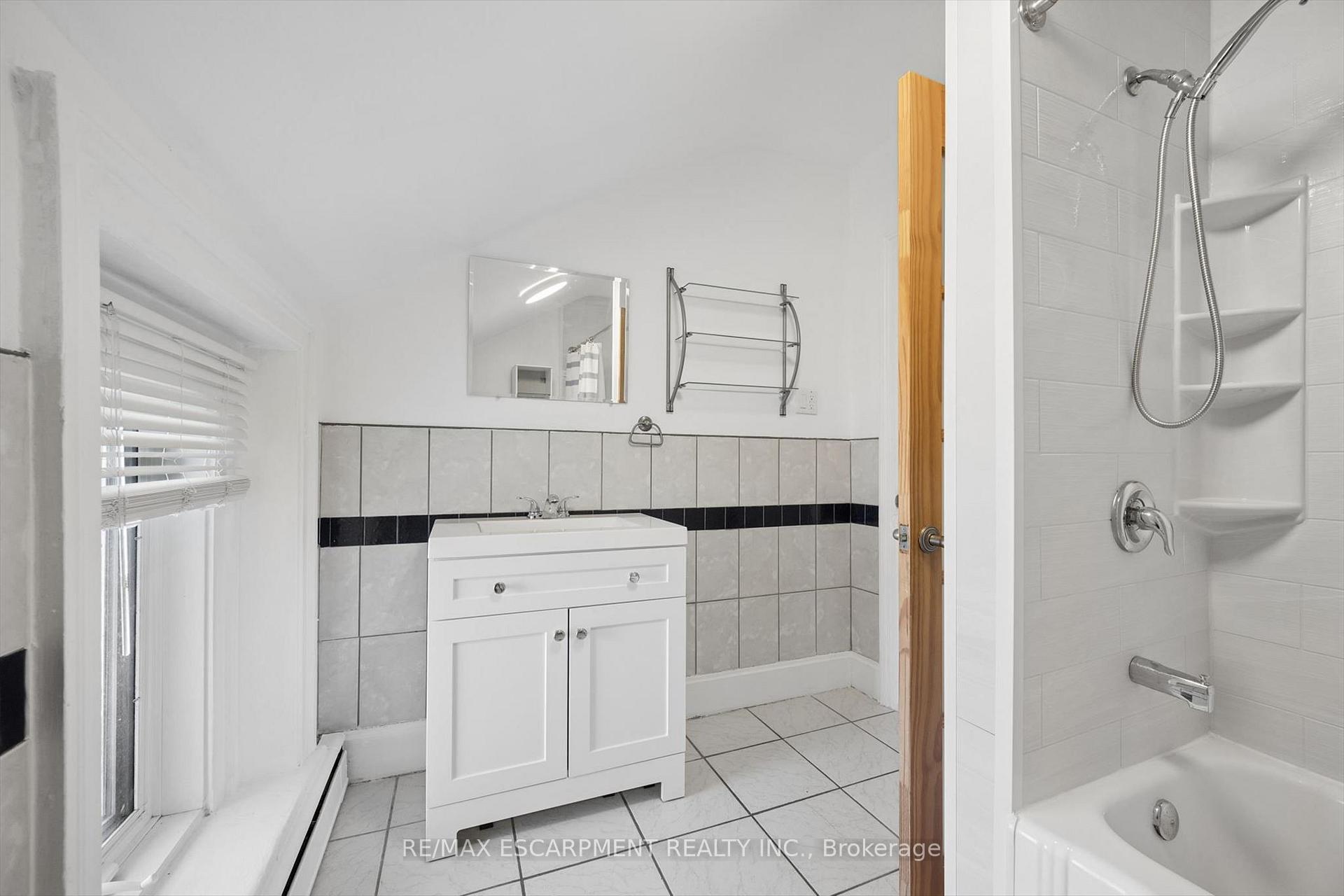Photo 19 of 38B Concession Street, Cambridge, East Galt — HOMEH