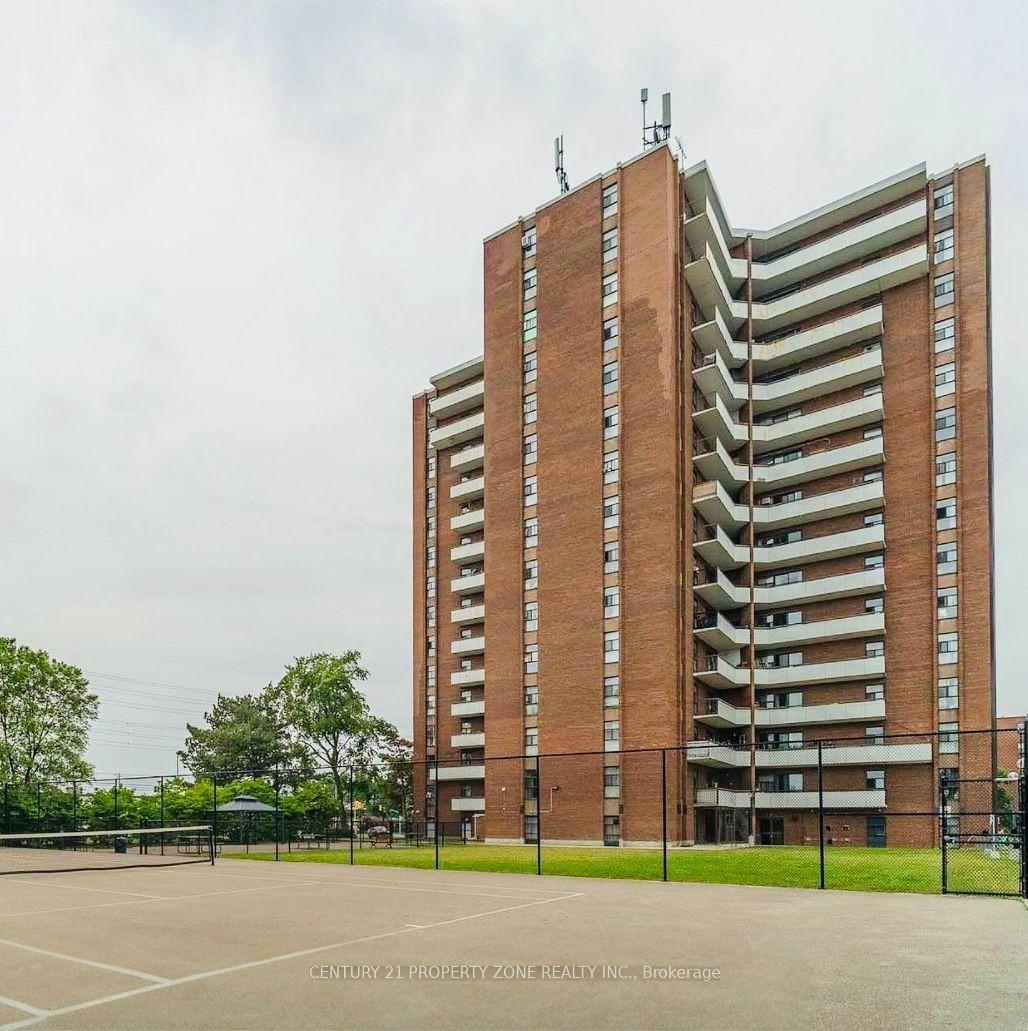 Front of Unit 907, 3025 Queen Frederica Drive