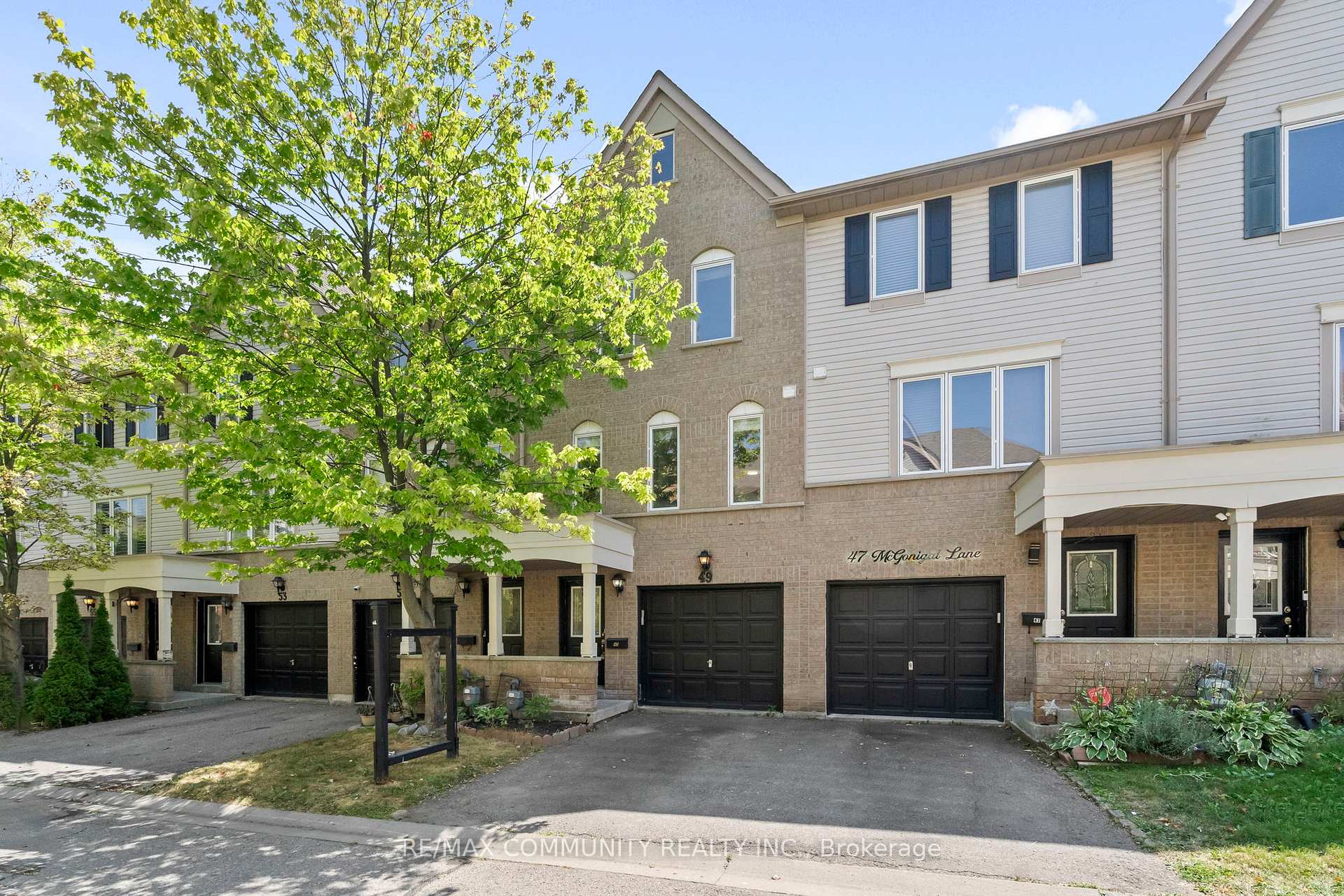 Photo 2 of 49 Mcgonigal Lane, Ajax, Central — HOMEH