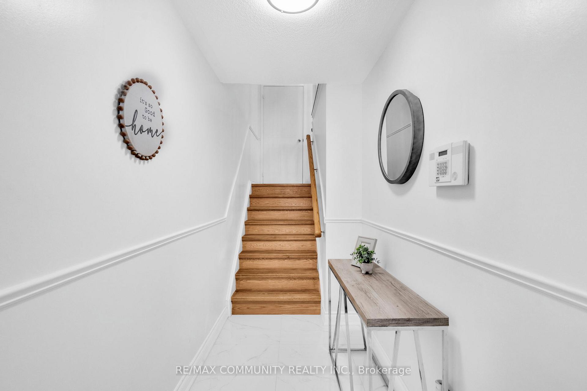 Photo 5 of 49 Mcgonigal Lane, Ajax, Central — HOMEH