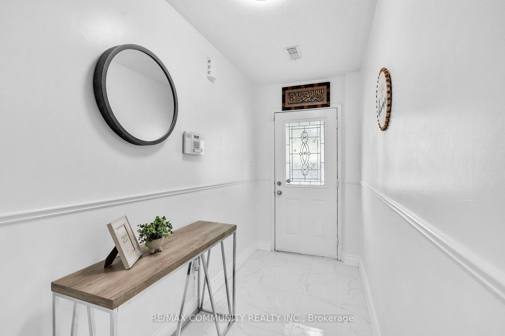 Photo 6 of 49 Mcgonigal Lane, Ajax, Central — HOMEH