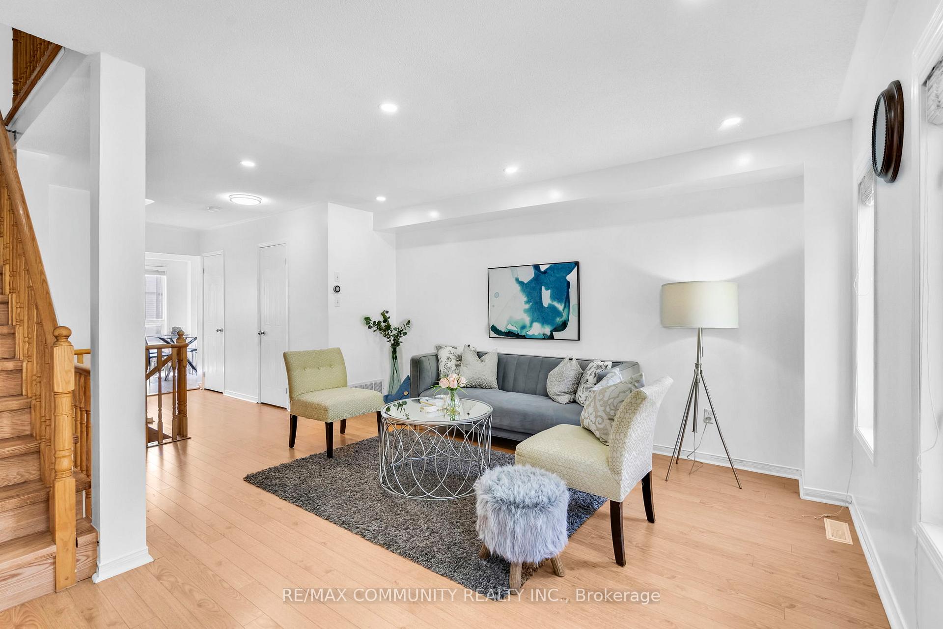 Photo 12 of 49 Mcgonigal Lane, Ajax, Central — HOMEH