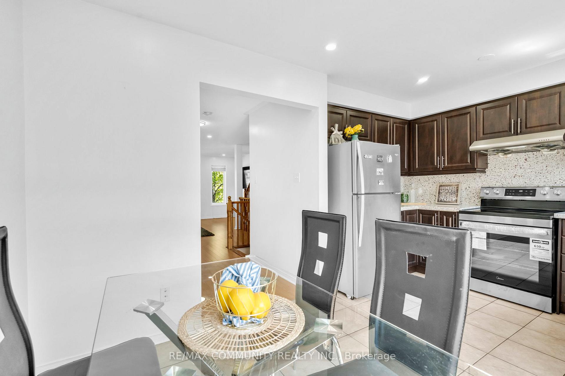 Photo 16 of 49 Mcgonigal Lane, Ajax, Central — HOMEH