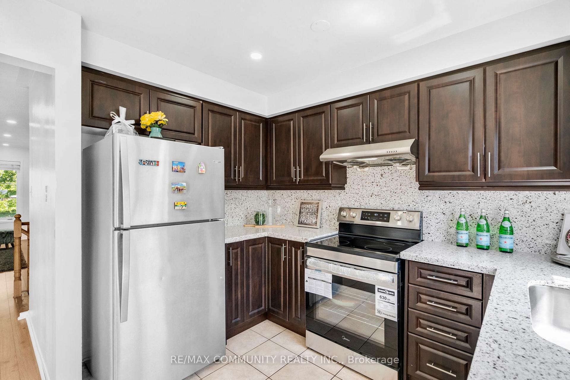 Photo 18 of 49 Mcgonigal Lane, Ajax, Central — HOMEH