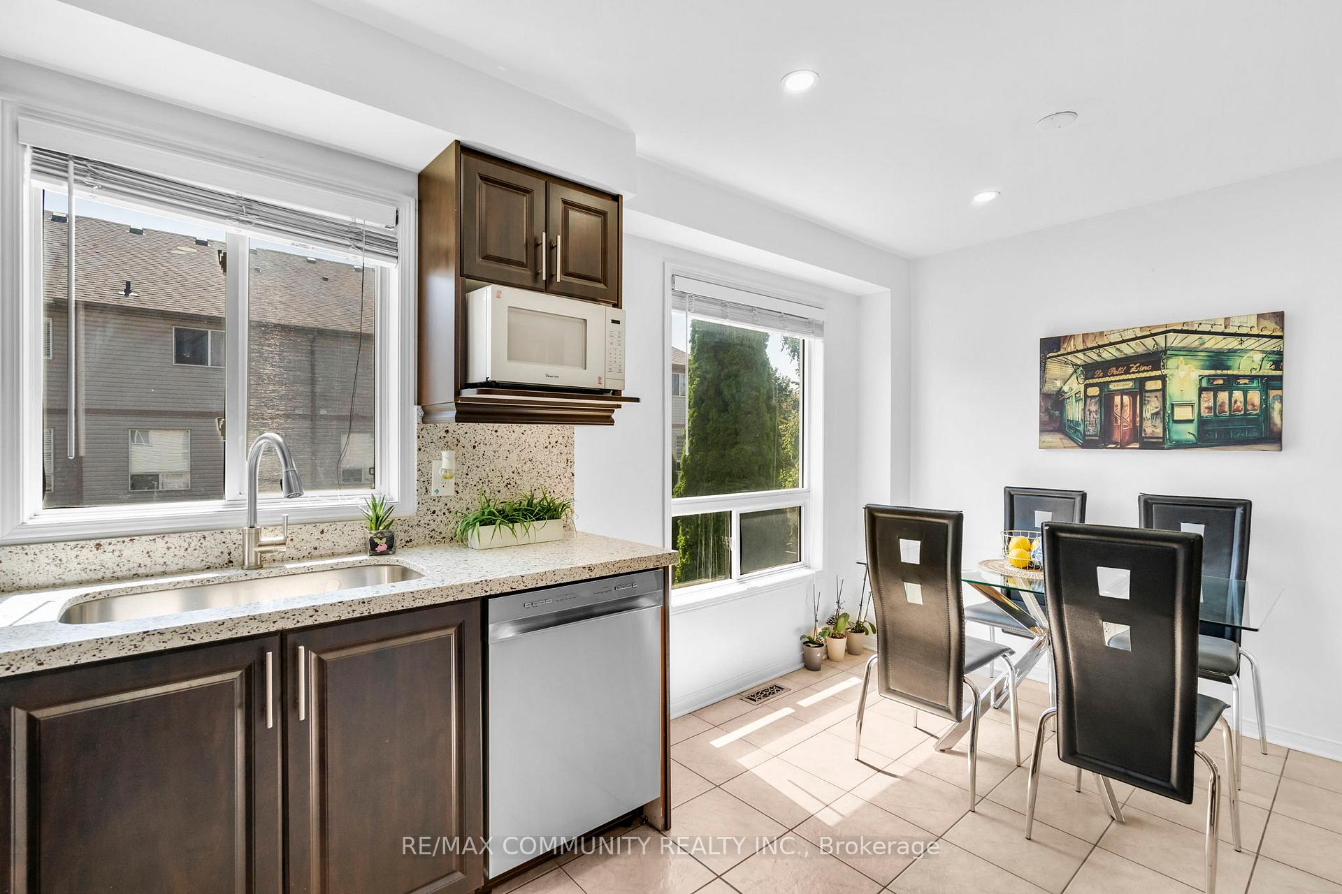 Photo 22 of 49 Mcgonigal Lane, Ajax, Central — HOMEH