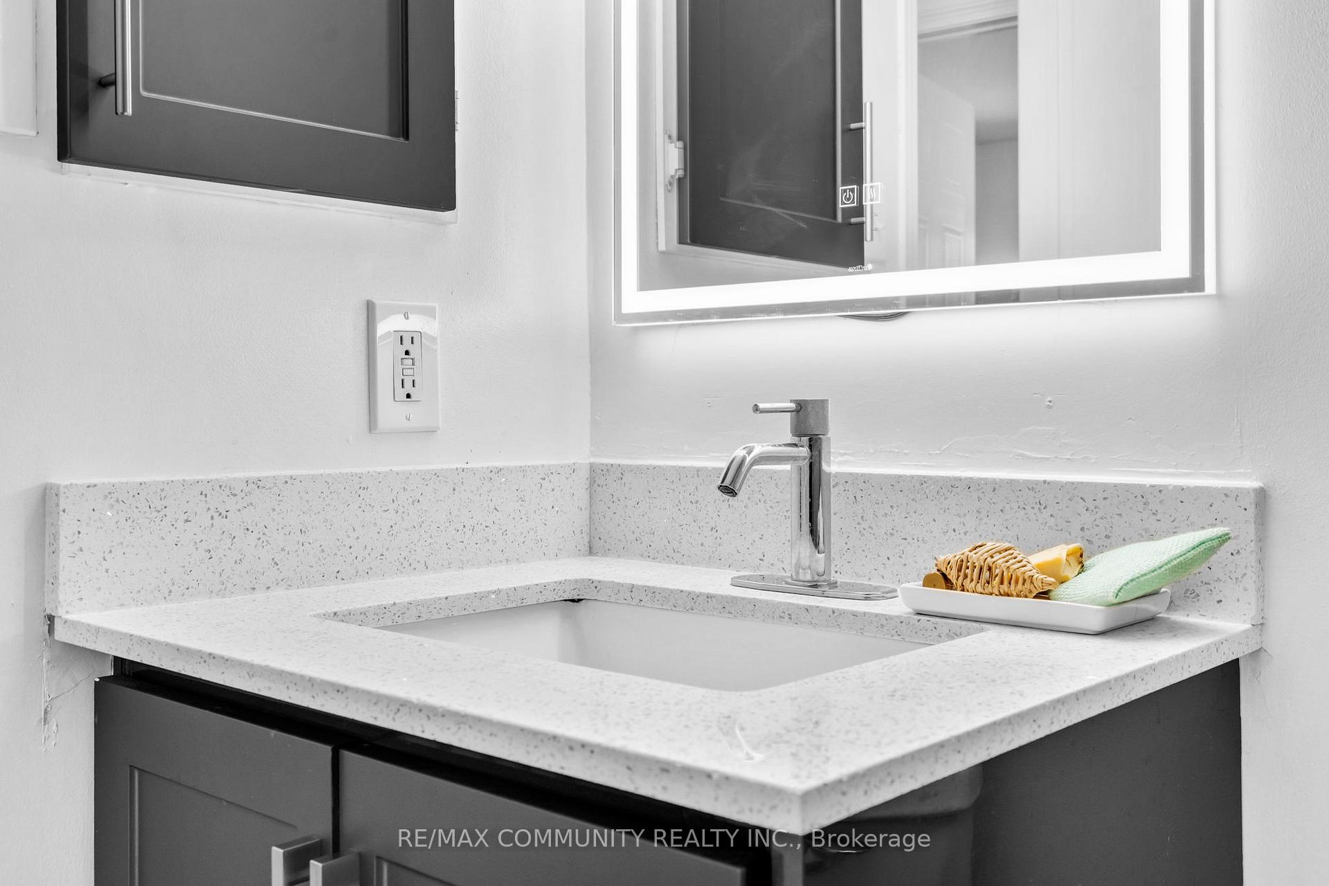 Photo 26 of 49 Mcgonigal Lane, Ajax, Central — HOMEH
