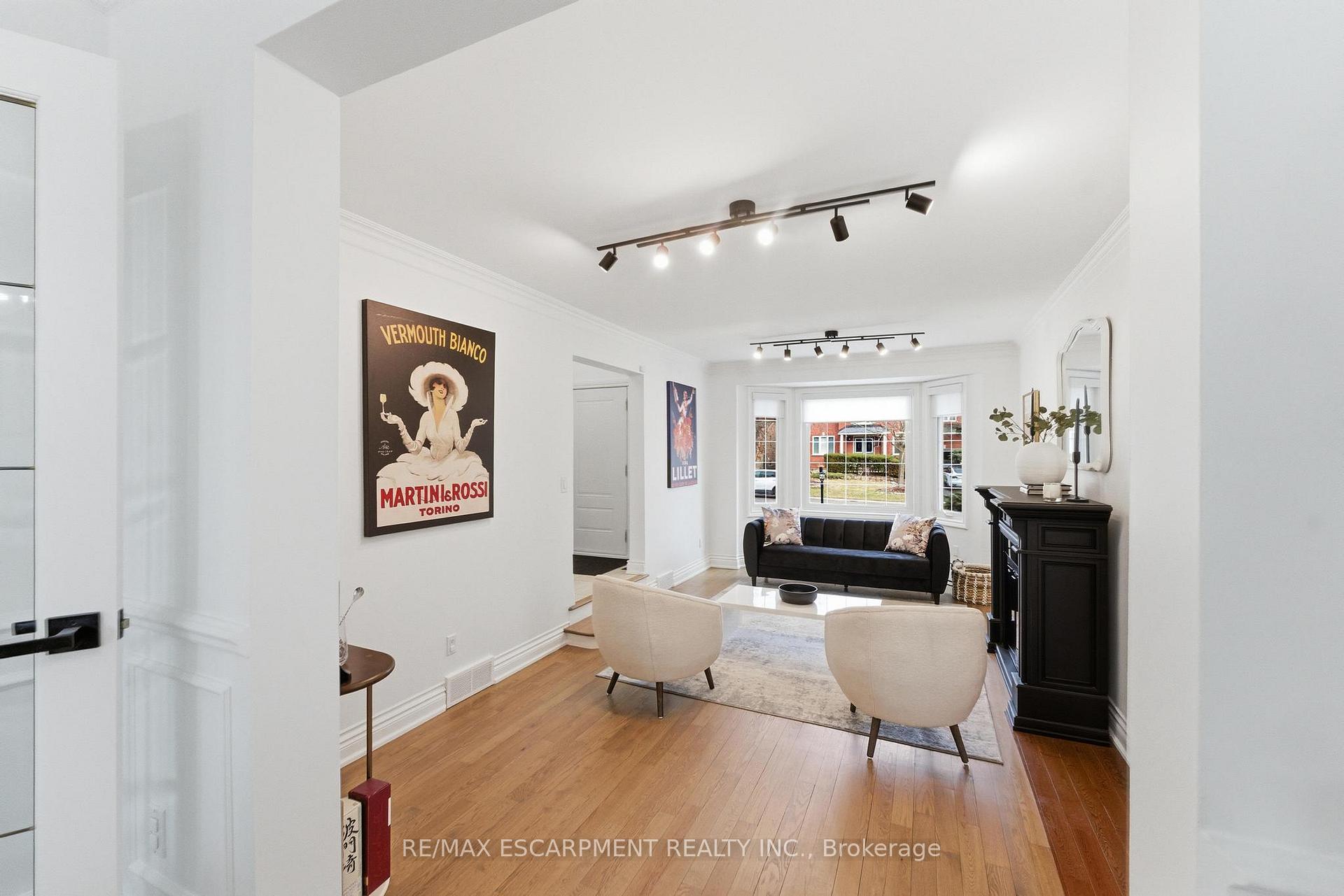Photo 5 of 138 Miller Drive, Hamilton, Ancaster — HOMEH