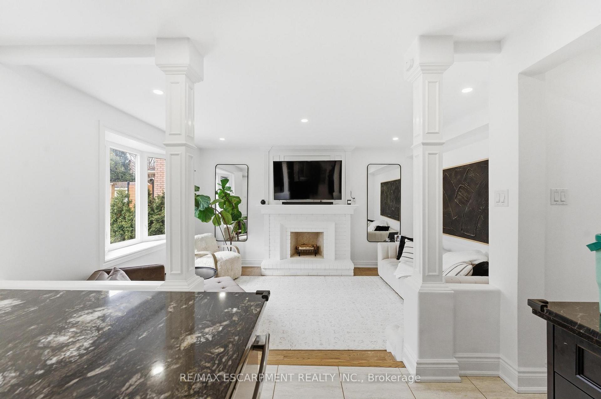 Photo 8 of 138 Miller Drive, Hamilton, Ancaster — HOMEH
