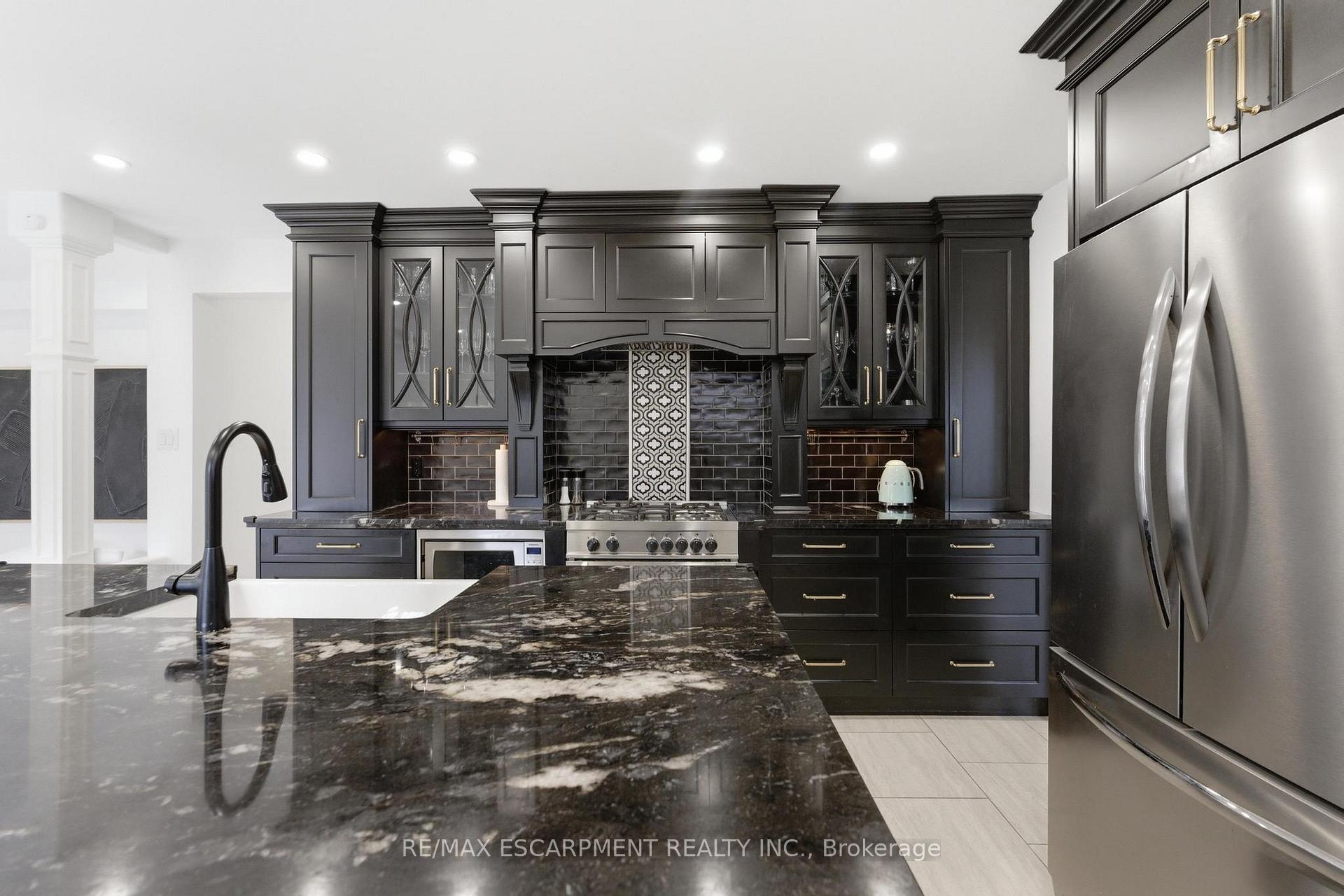 Photo 12 of 138 Miller Drive, Hamilton, Ancaster — HOMEH