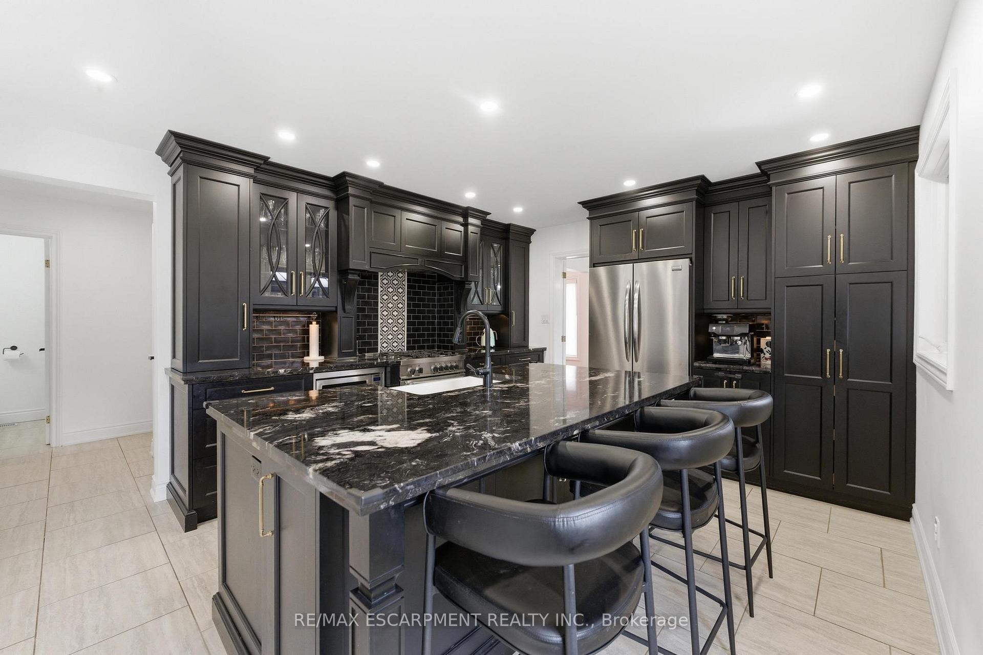 Photo 13 of 138 Miller Drive, Hamilton, Ancaster — HOMEH