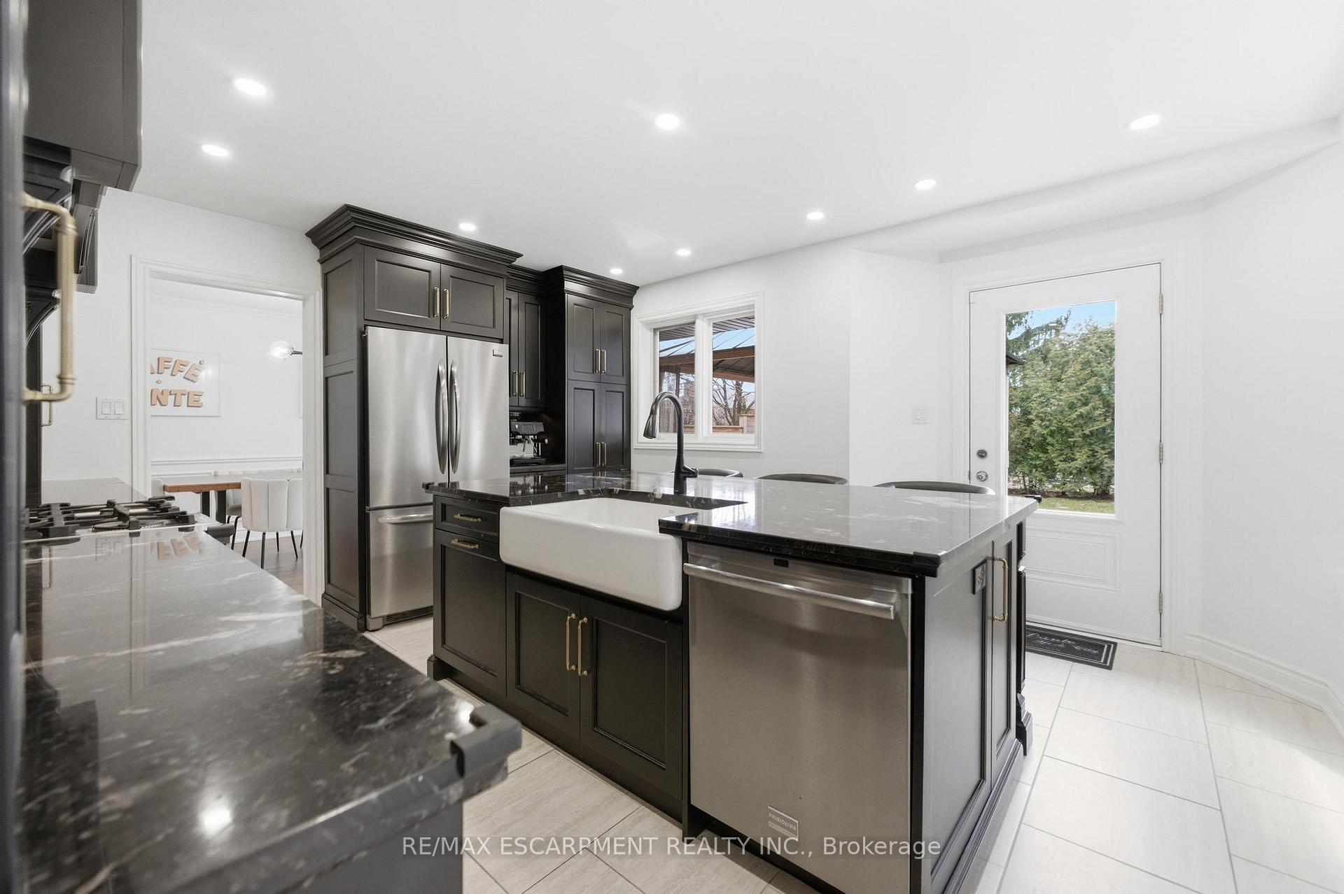 Photo 14 of 138 Miller Drive, Hamilton, Ancaster — HOMEH