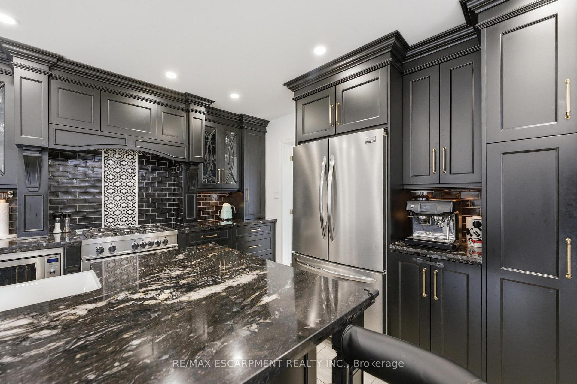 Photo 17 of 138 Miller Drive, Hamilton, Ancaster — HOMEH
