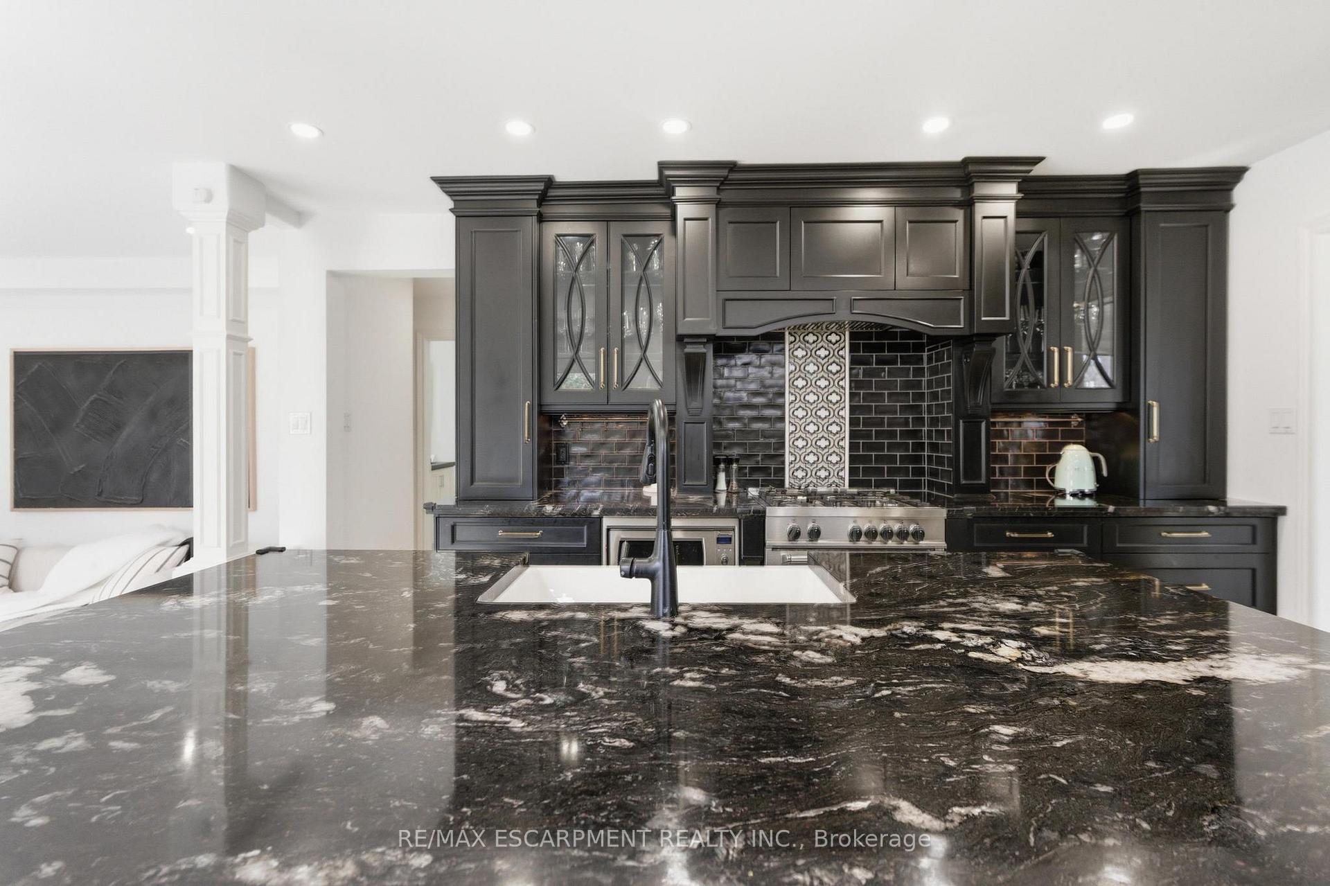 Photo 18 of 138 Miller Drive, Hamilton, Ancaster — HOMEH