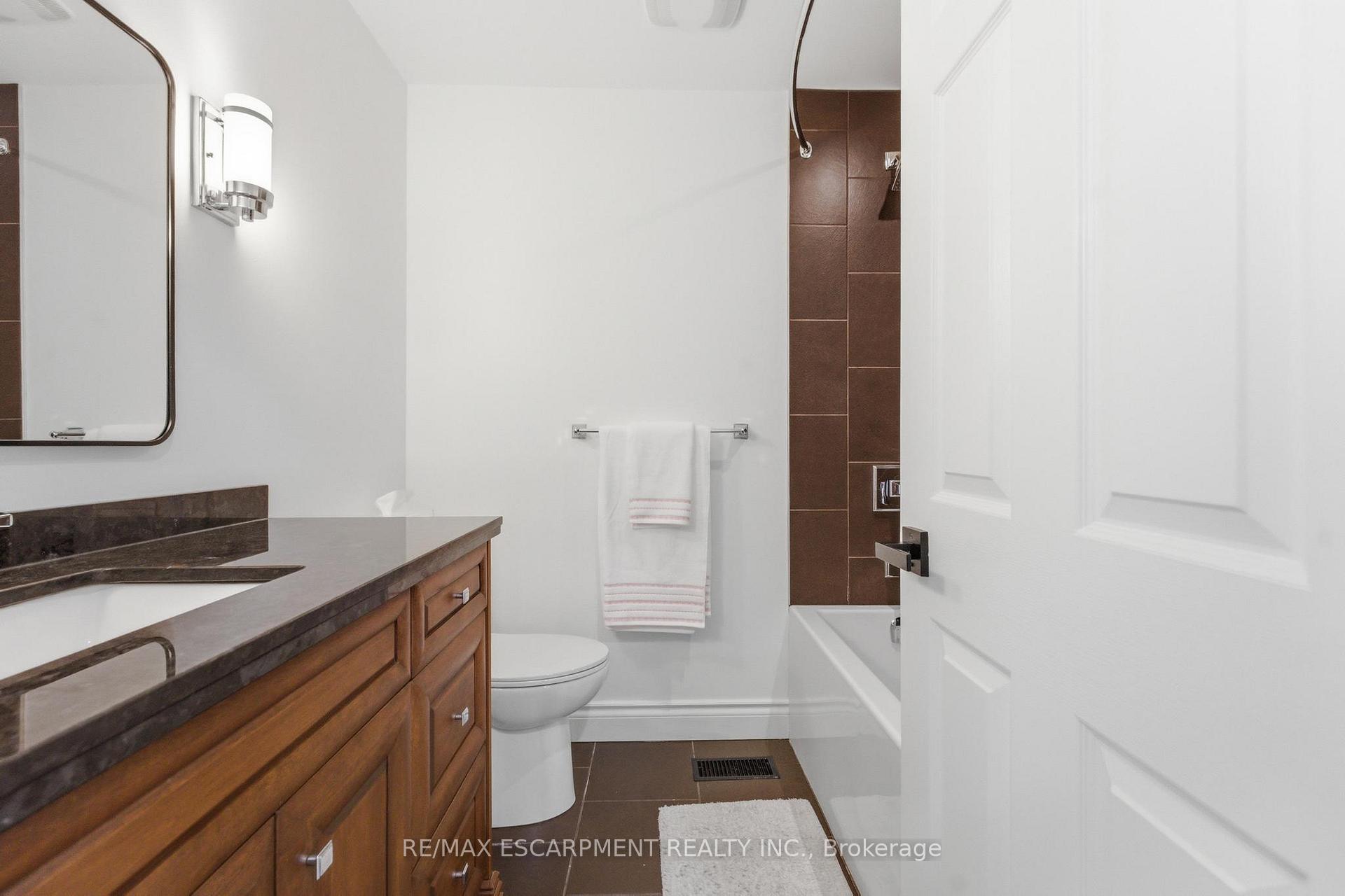 Photo 33 of 138 Miller Drive, Hamilton, Ancaster — HOMEH