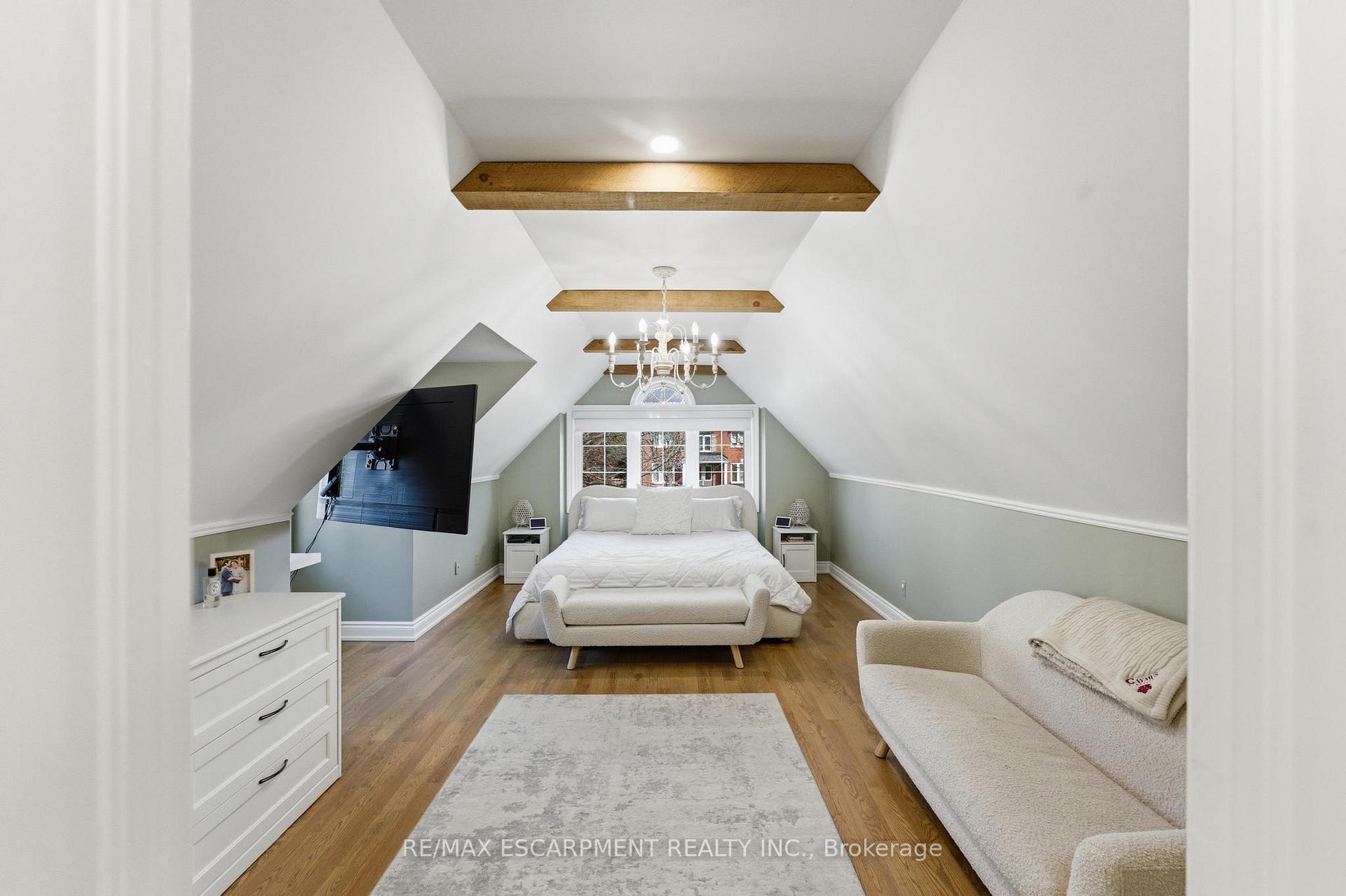 Photo 22 of 138 Miller Drive, Hamilton, Ancaster — HOMEH