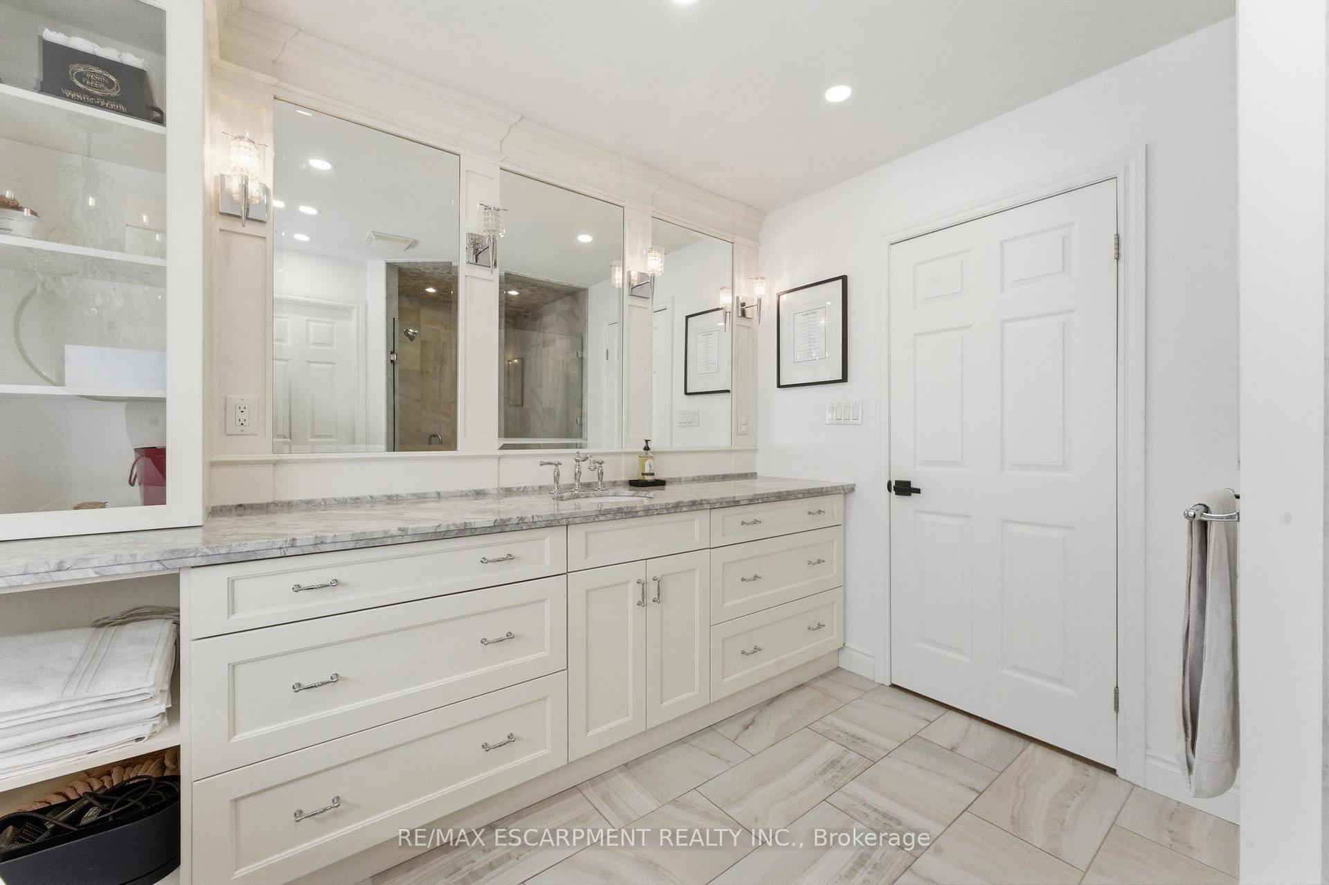 Photo 29 of 138 Miller Drive, Hamilton, Ancaster — HOMEH