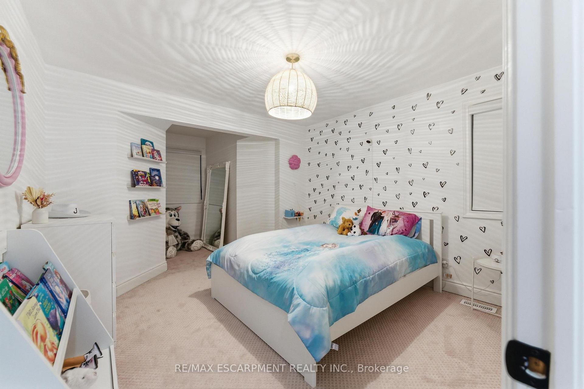 Photo 31 of 138 Miller Drive, Hamilton, Ancaster — HOMEH