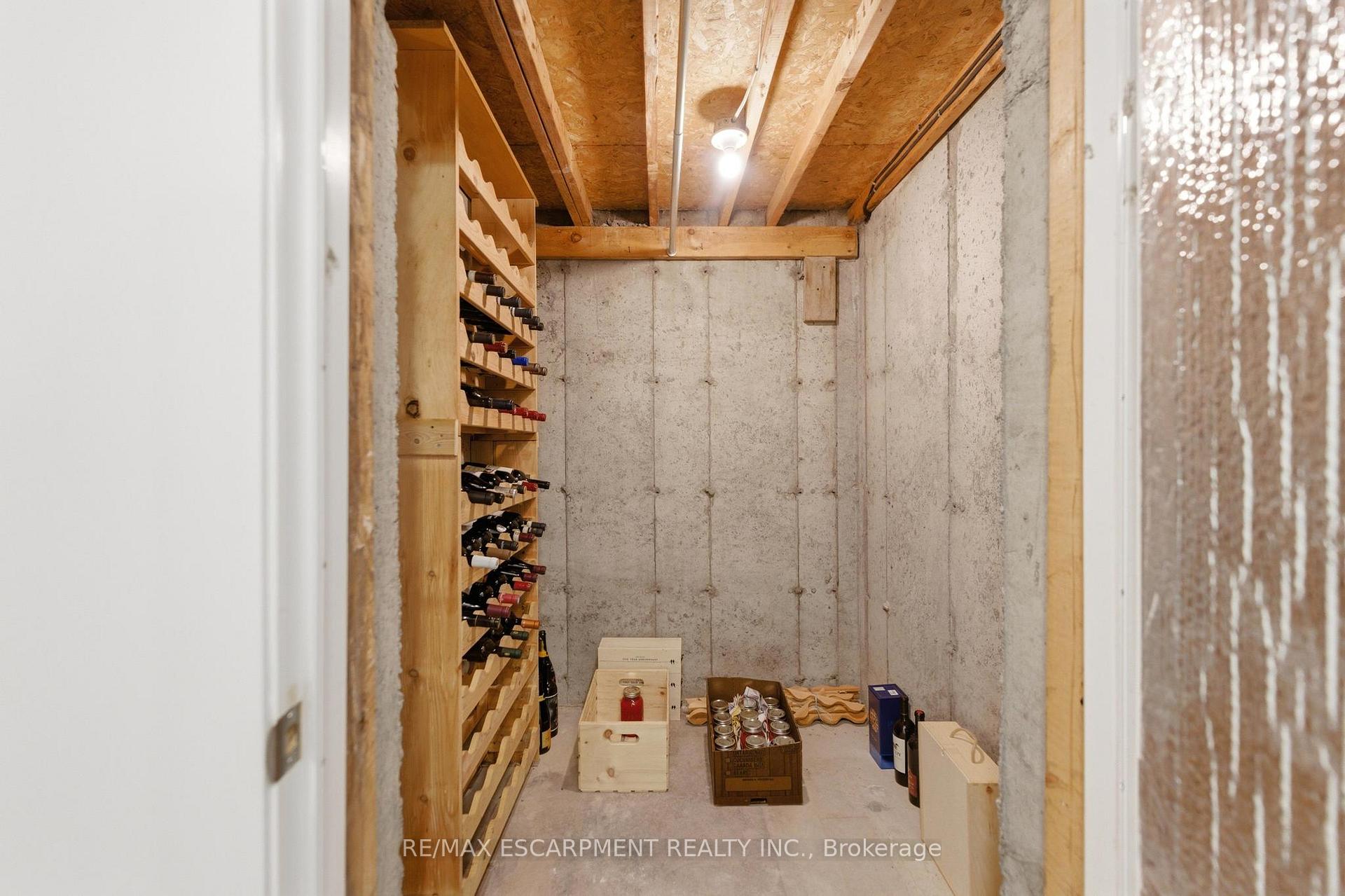 Photo 42 of 138 Miller Drive, Hamilton, Ancaster — HOMEH