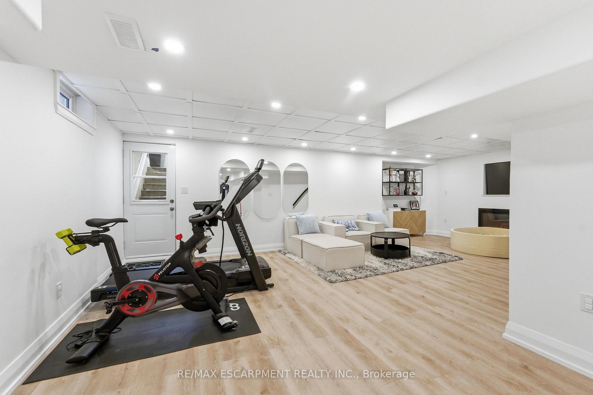 Photo 37 of 138 Miller Drive, Hamilton, Ancaster — HOMEH