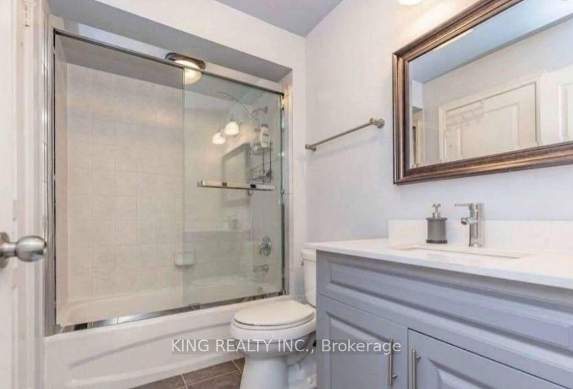 Photo 12 of 27 Denison Avenue, Brampton, Downtown Brampton — HOMEH