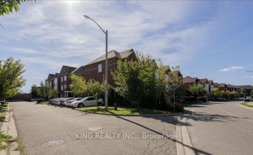 Photo 20 of 27 Denison Avenue, Brampton, Downtown Brampton — HOMEH