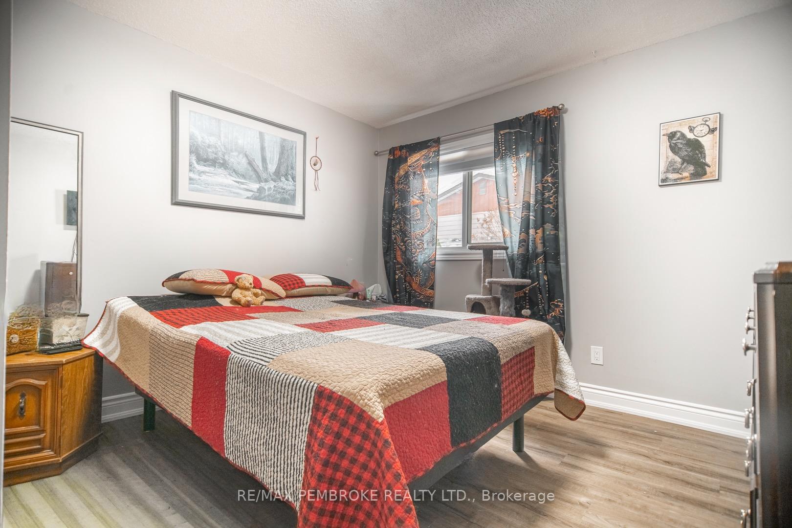 Photo 15 of 61 Doran Road, Petawawa, Petawawa — HOMEH