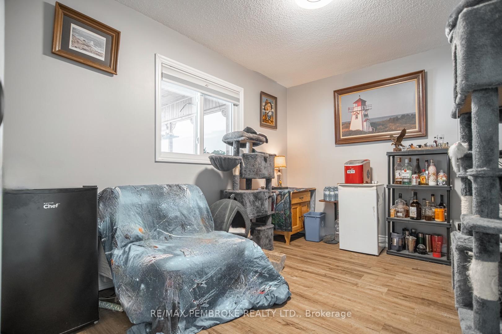 Photo 17 of 61 Doran Road, Petawawa, Petawawa — HOMEH