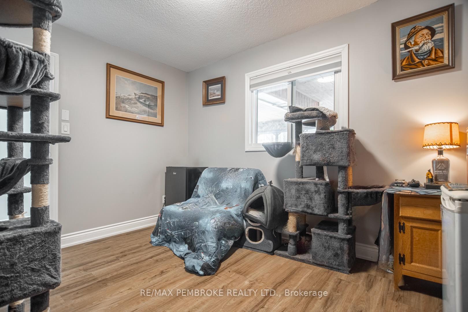 Photo 18 of 61 Doran Road, Petawawa, Petawawa — HOMEH