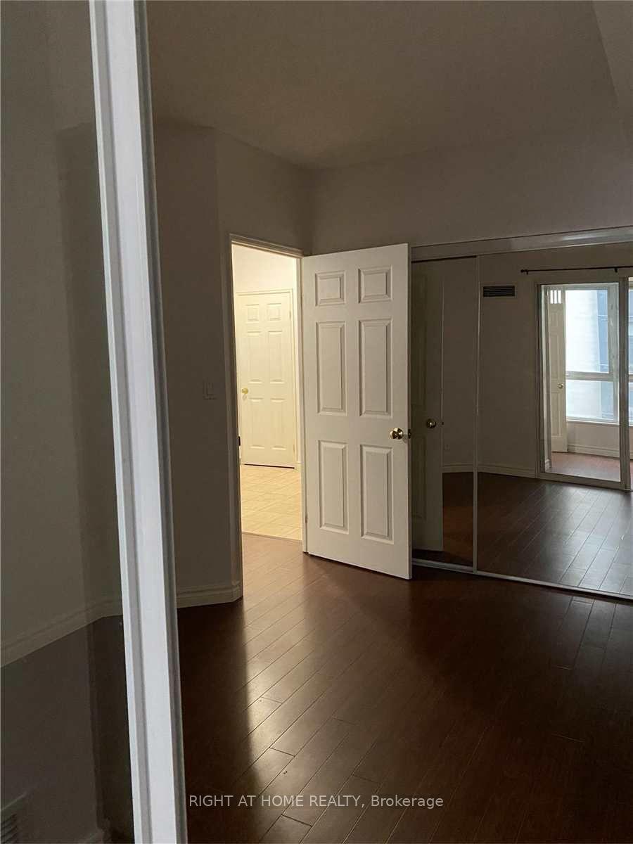 Photo 12 of Unit 709, 55 Bloor Street E, Toronto, Church-Yonge Corridor — HOMEH