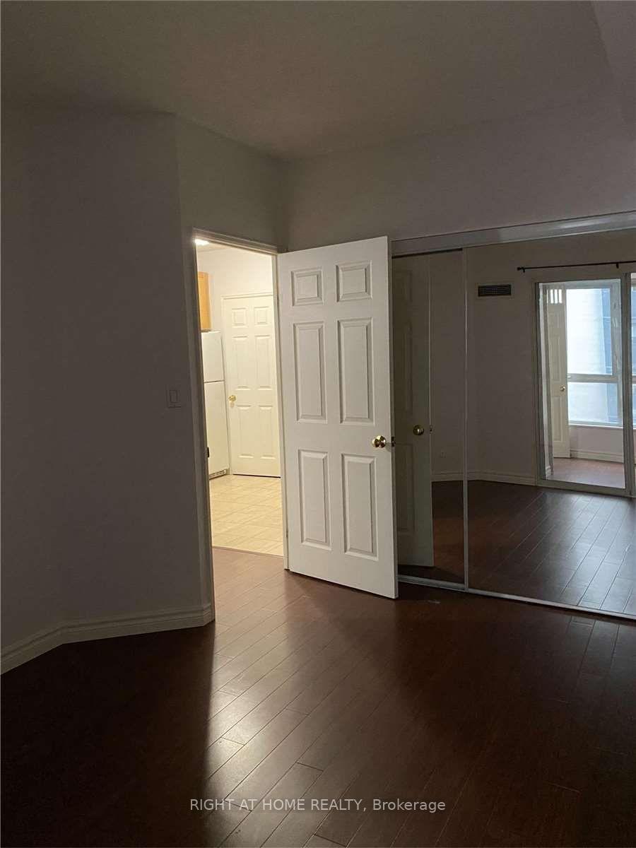 Photo 13 of Unit 709, 55 Bloor Street E, Toronto, Church-Yonge Corridor — HOMEH