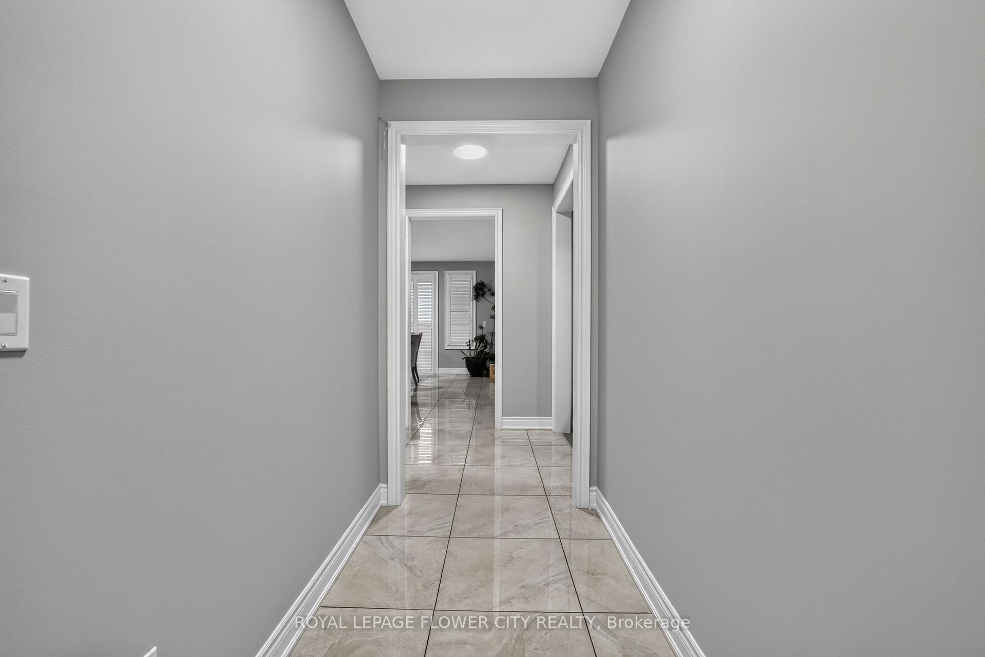 Photo 12 of 85 Ebury Drive, Brampton, Credit Valley — HOMEH