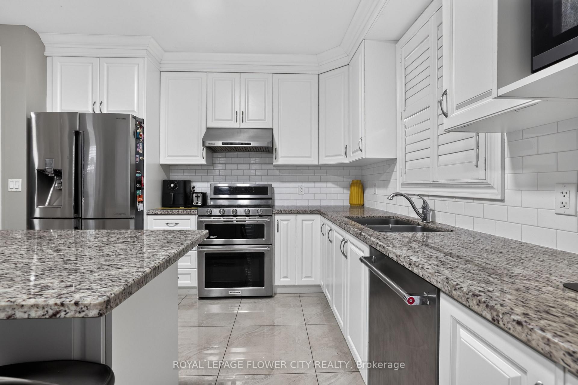 Photo 17 of 85 Ebury Drive, Brampton, Credit Valley — HOMEH