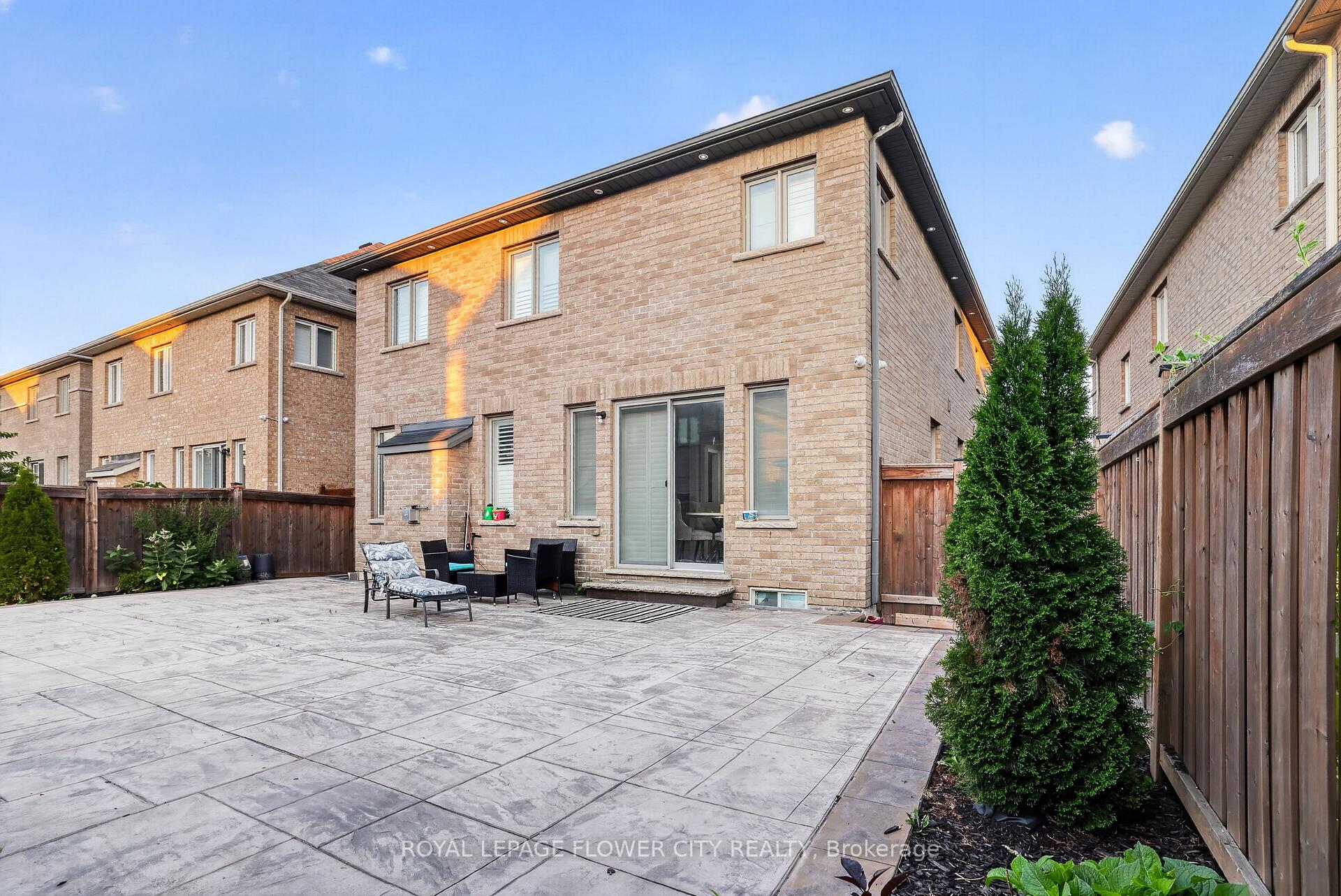 Photo 37 of 85 Ebury Drive, Brampton, Credit Valley — HOMEH