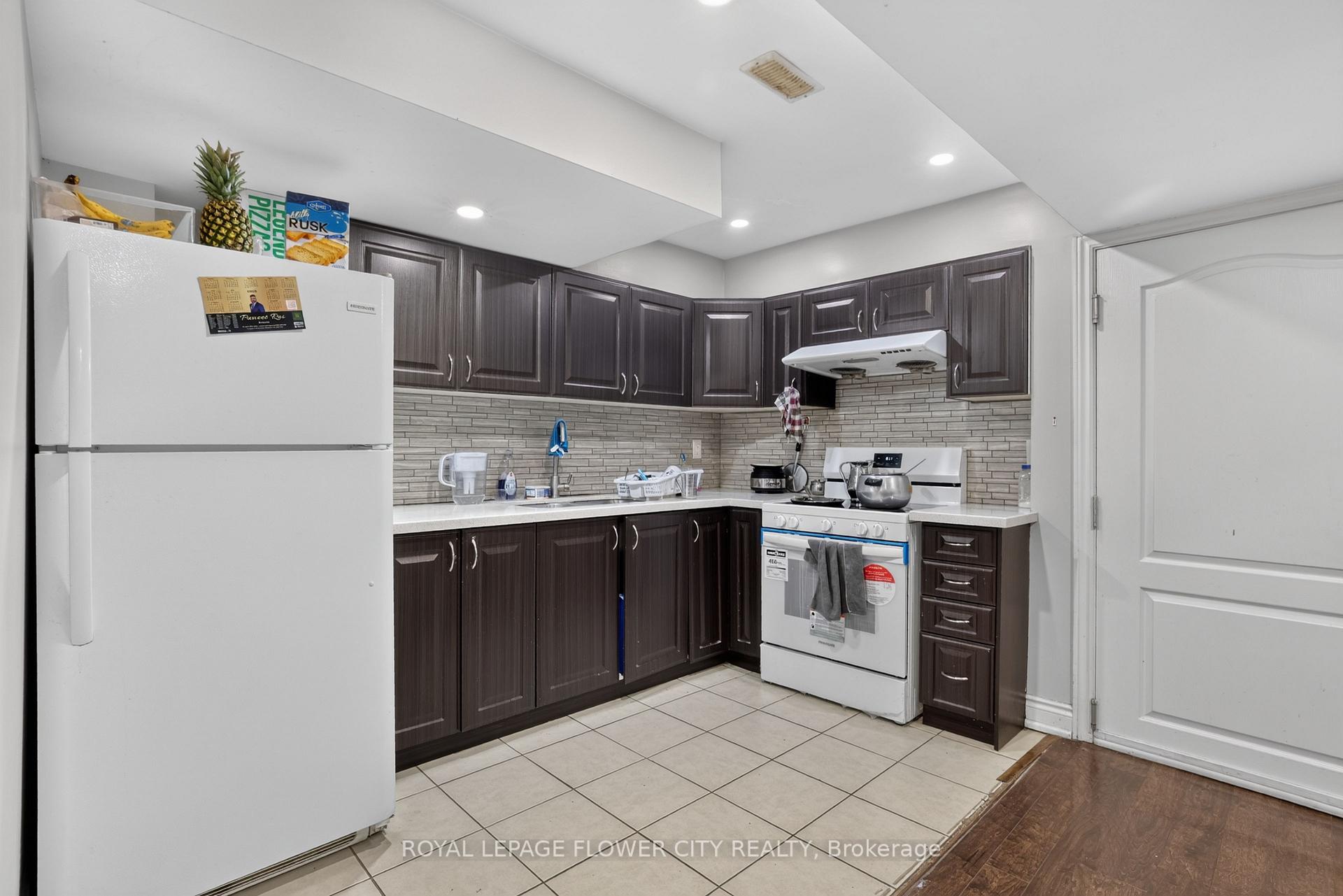 Photo 44 of 85 Ebury Drive, Brampton, Credit Valley — HOMEH