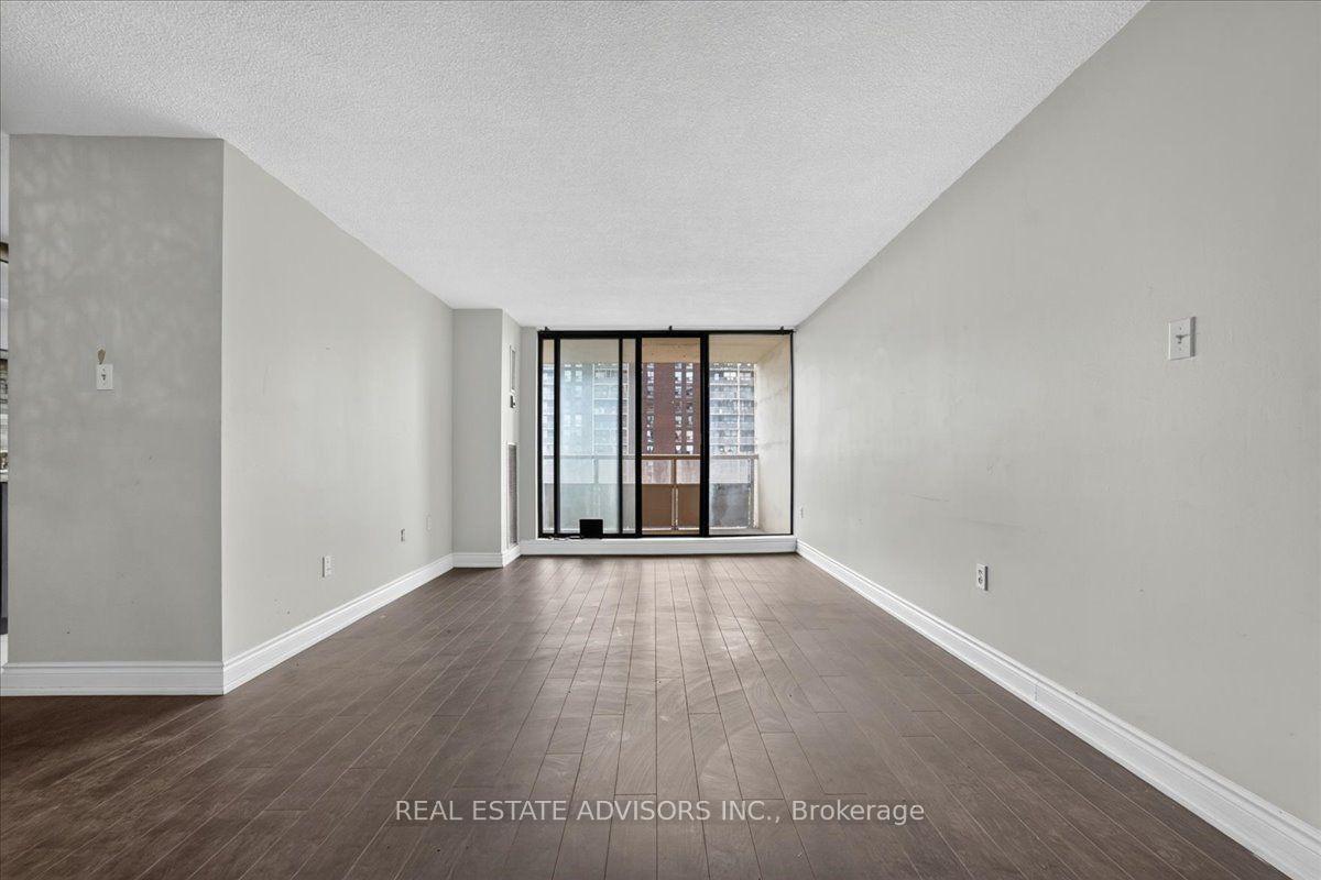 Photo 4 of Unit 1206, 4 Kings Cross Road, Brampton, Queen Street Corridor — HOMEH