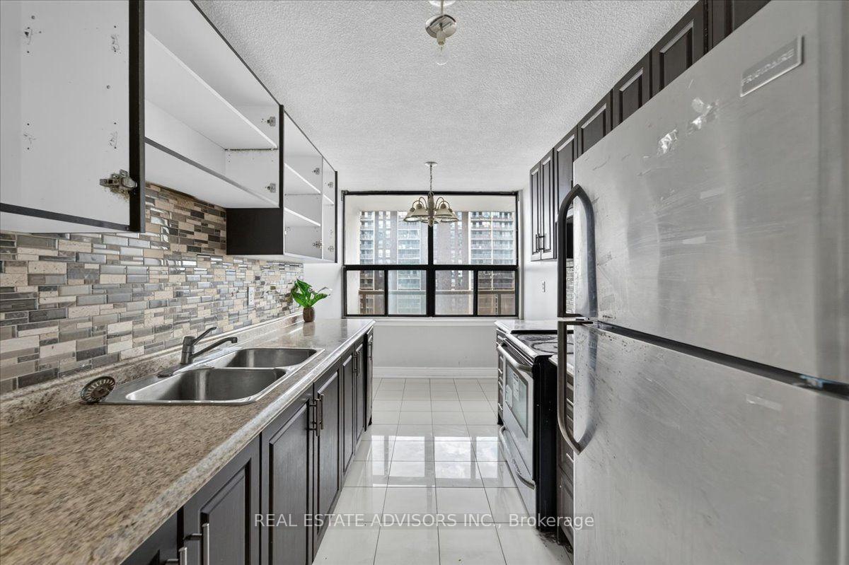 Photo 5 of Unit 1206, 4 Kings Cross Road, Brampton, Queen Street Corridor — HOMEH