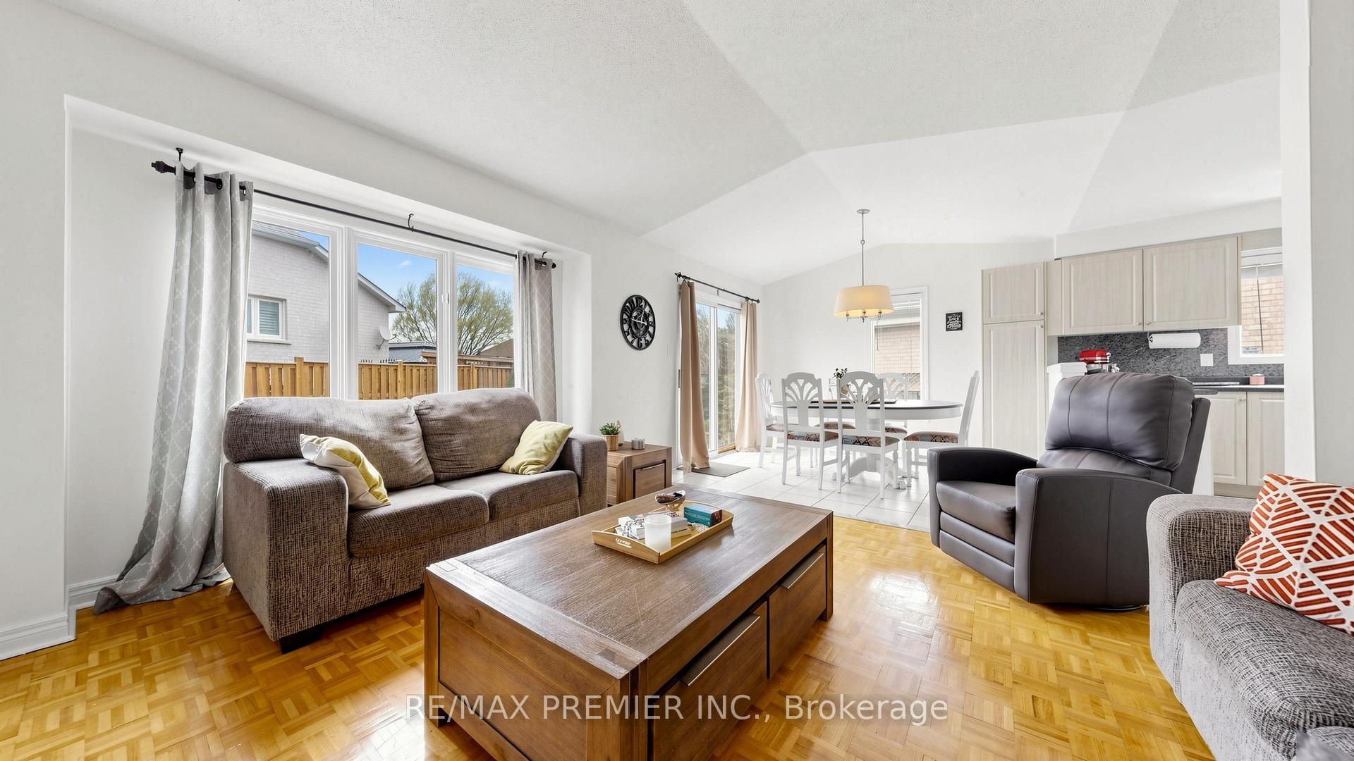 Photo 13 of 6 Terrastone Court, Caledon, Bolton West — HOMEH