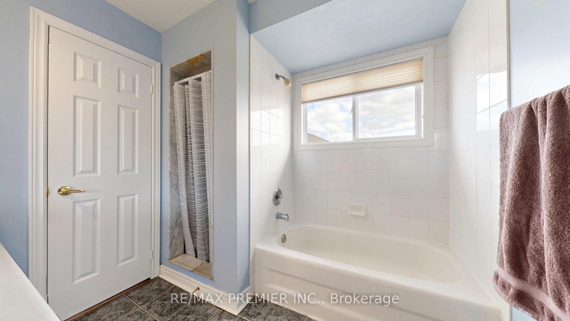 Photo 24 of 6 Terrastone Court, Caledon, Bolton West — HOMEH