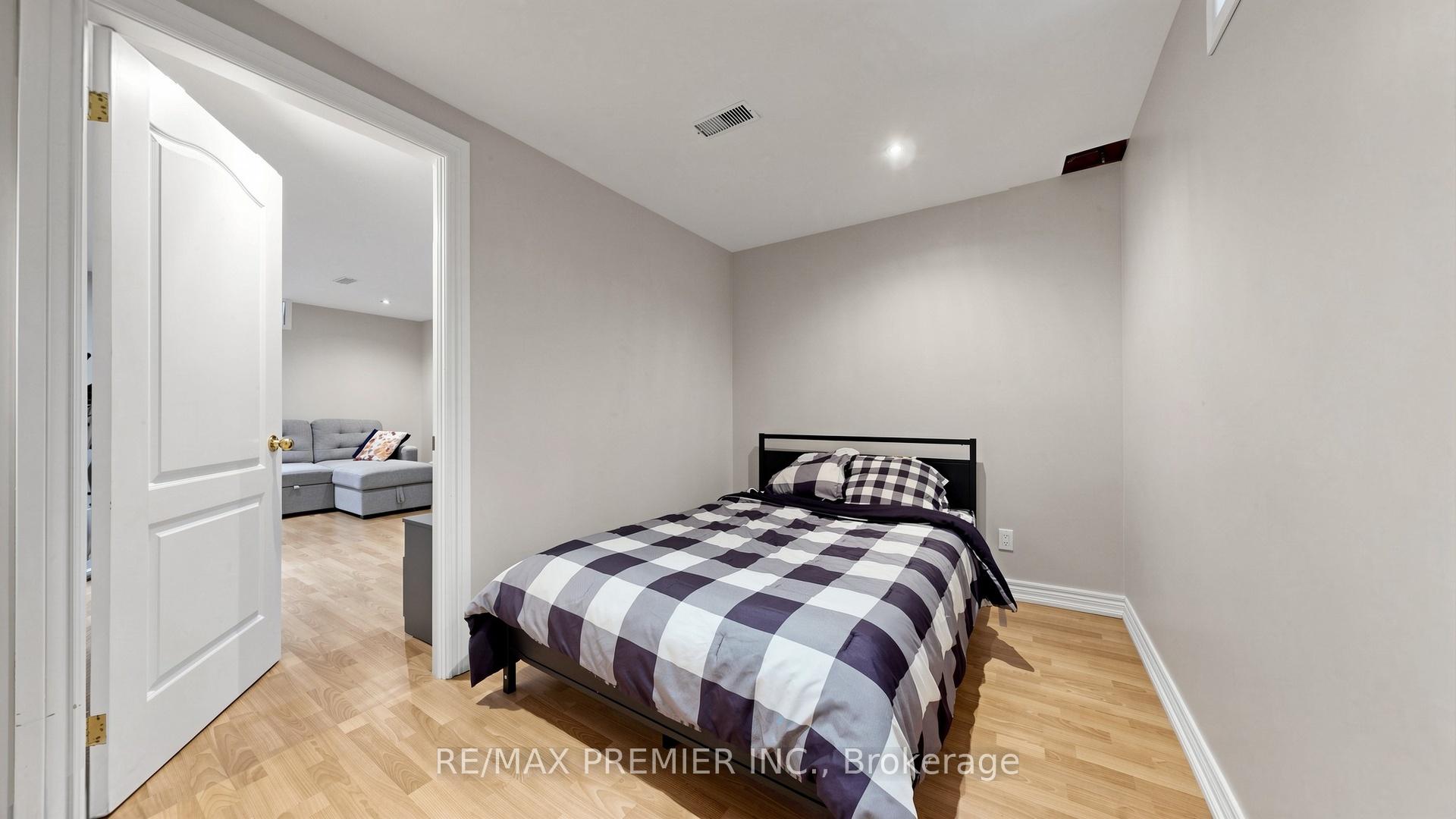 Photo 35 of 6 Terrastone Court, Caledon, Bolton West — HOMEH