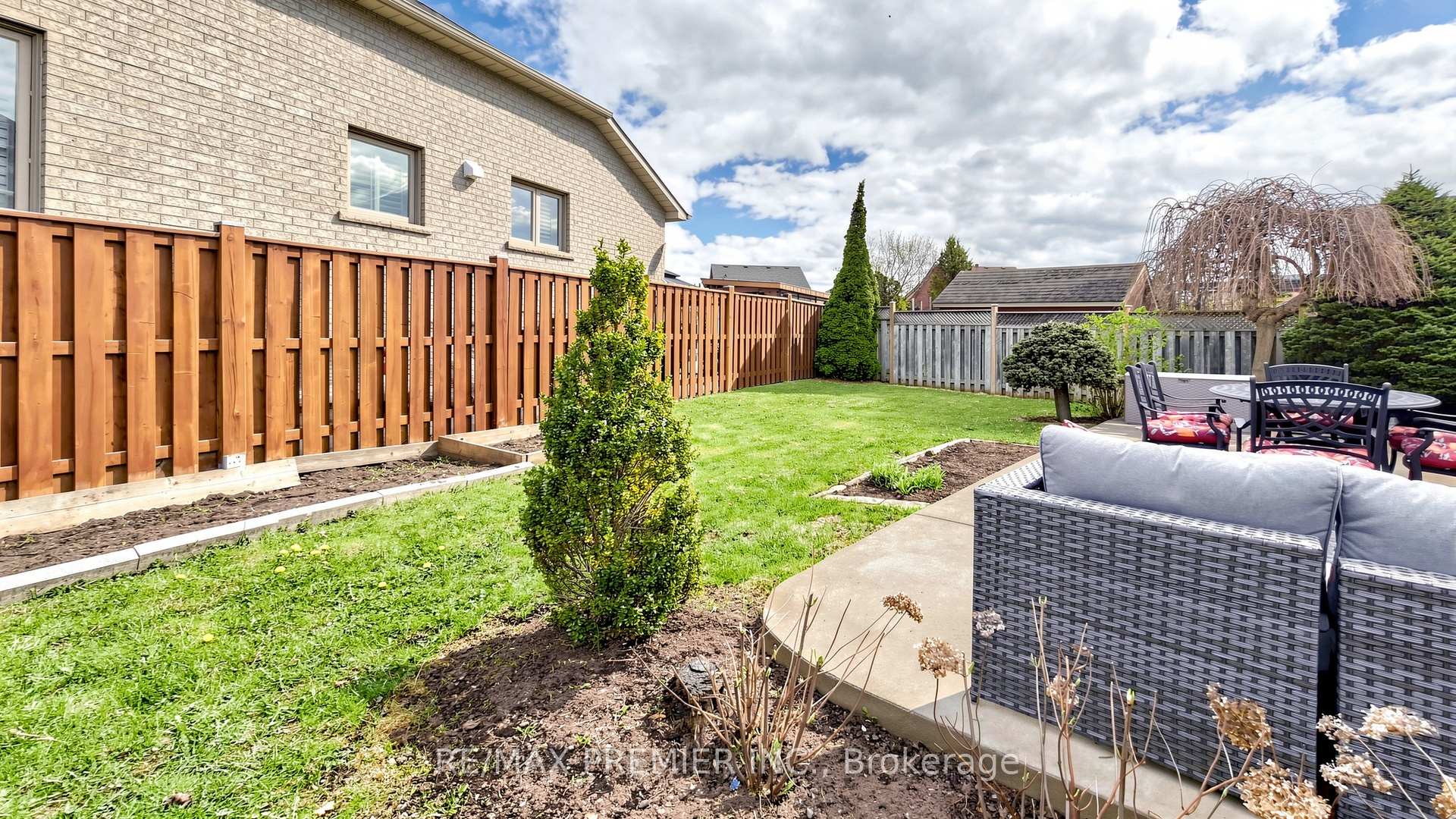 Photo 42 of 6 Terrastone Court, Caledon, Bolton West — HOMEH