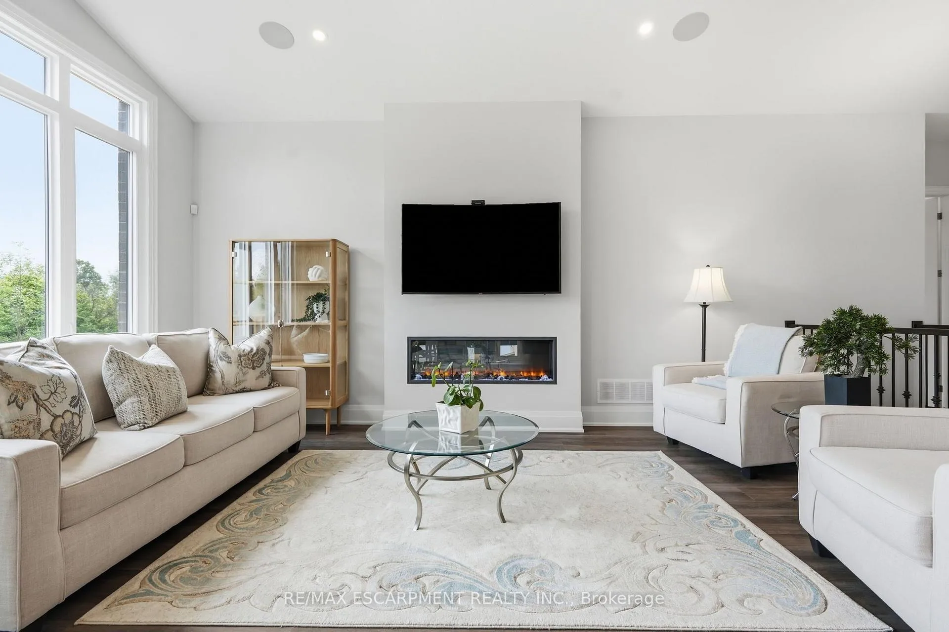 Photo 8 of 162 Westcott Road, Welland, West Welland — HOMEH