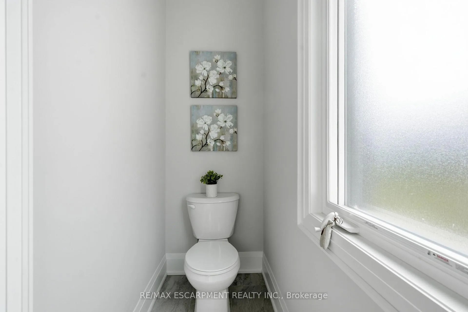 Photo 30 of 162 Westcott Road, Welland, West Welland — HOMEH
