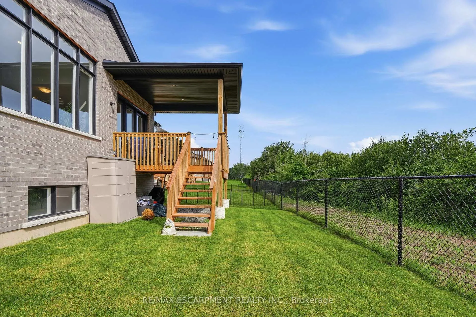 Photo 33 of 162 Westcott Road, Welland, West Welland — HOMEH