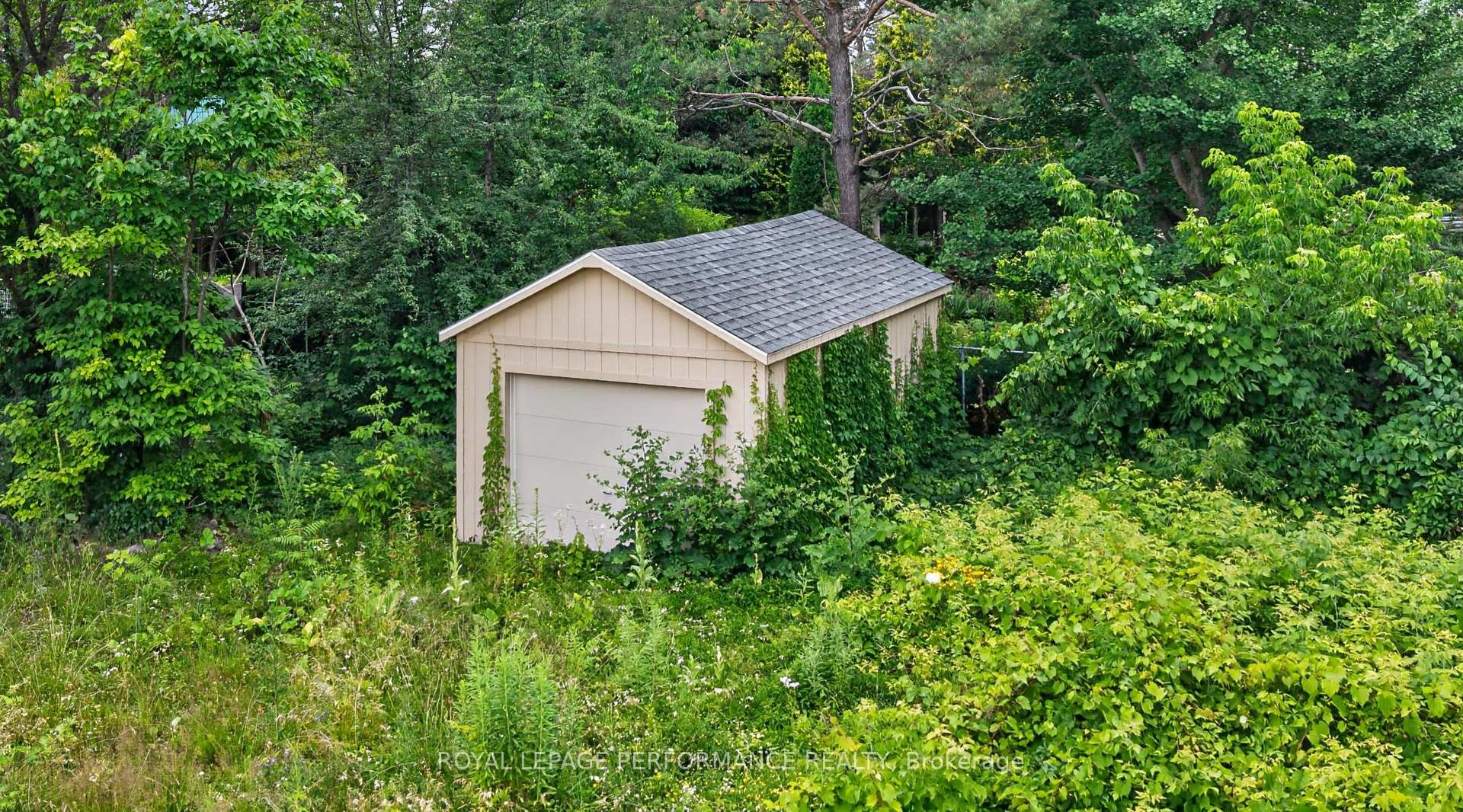 Photo 9 of 801 Walkley Road, Ottawa, Riverside Park — HOMEH
