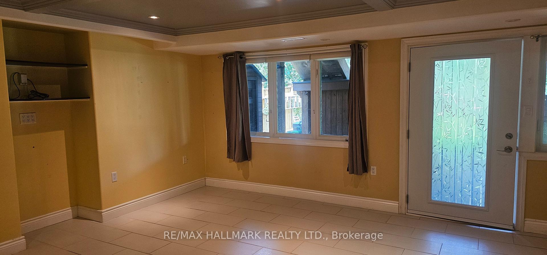 Photo 5 of Unit Lower Level, 21 Oakside Drive, Uxbridge — HOMEH