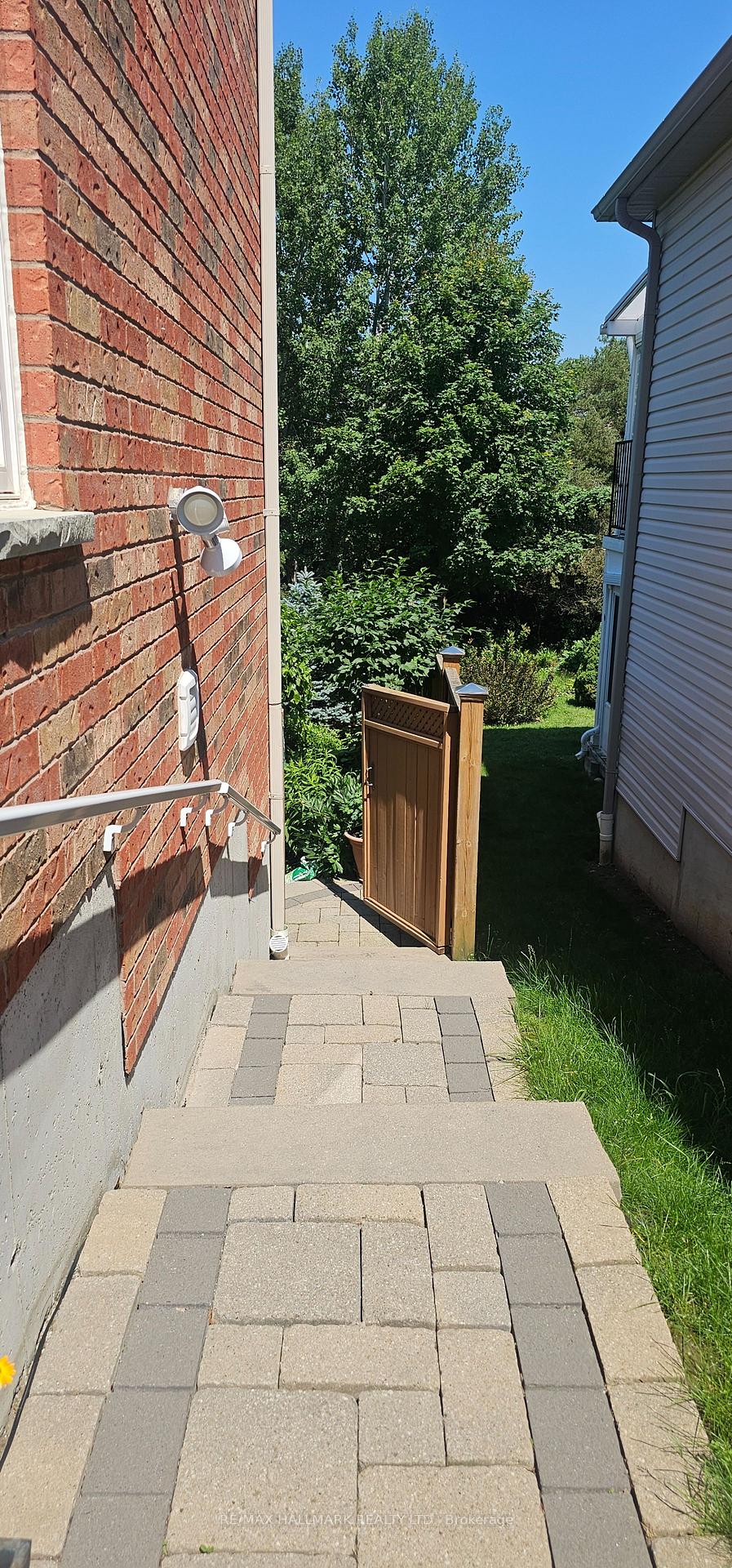 Photo 11 of Unit Lower Level, 21 Oakside Drive, Uxbridge — HOMEH