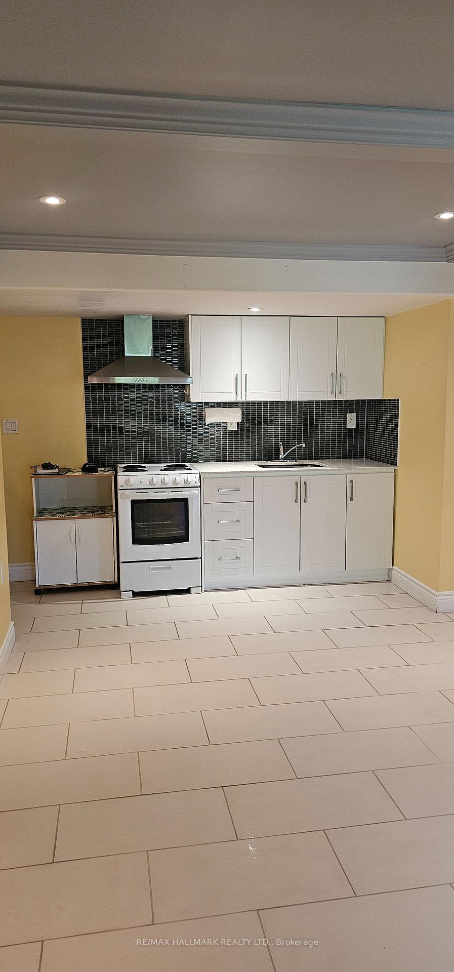 Photo 20 of Unit Lower Level, 21 Oakside Drive, Uxbridge — HOMEH