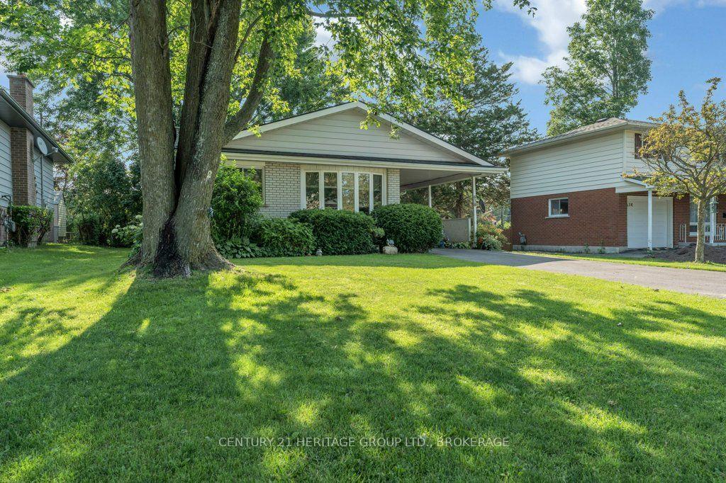 Photo 1 of 678 Carnaby Street, Kingston, South of Taylor-Kidd Blvd — HOMEH